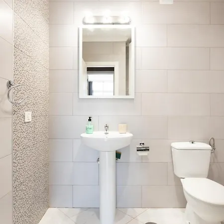 Home2book With Terrace & Pool In *