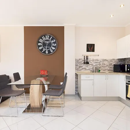 Apartment Home2book With Terrace & Pool In